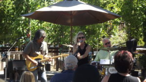 Several groups and bands filled the days with good vibes